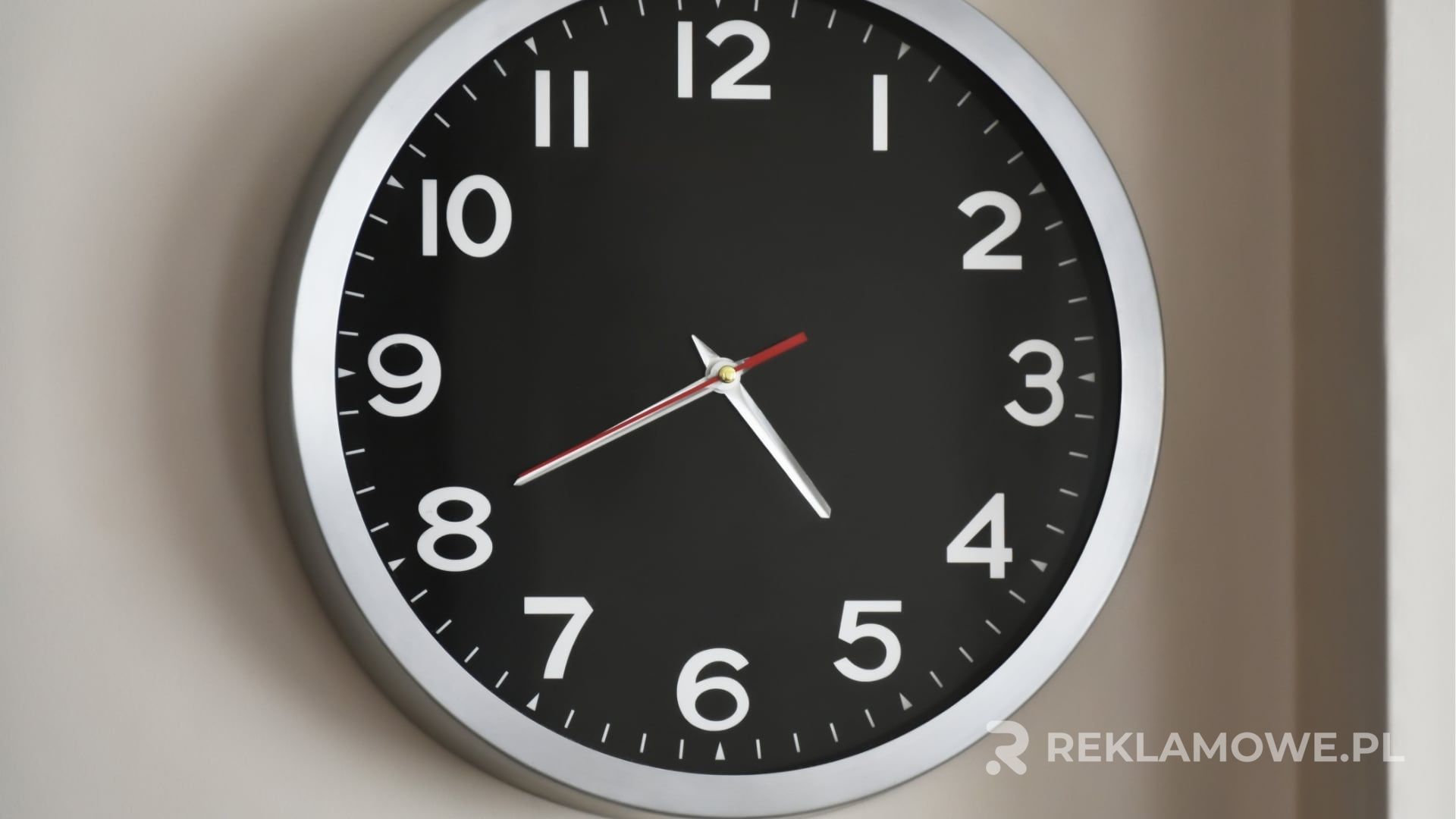 Ekologiczne zegary reklamowe dla marki Eko zegary reklamowe promujące ekologiczne marki