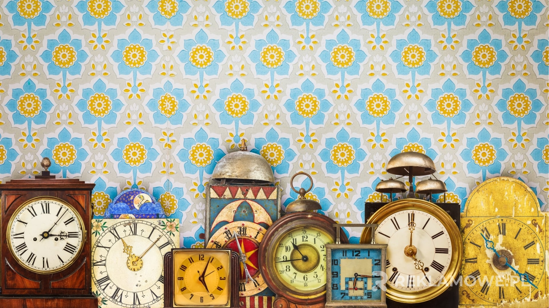 Zegary reklamowe używane do promocji firmy