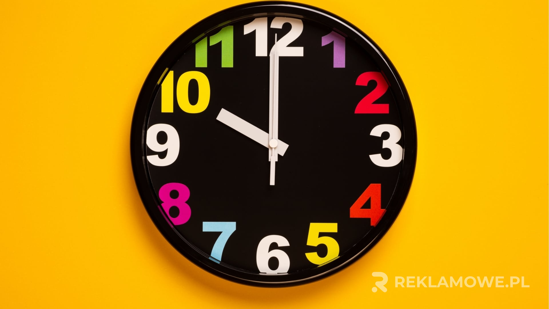 Zegary reklamowe w hotelu